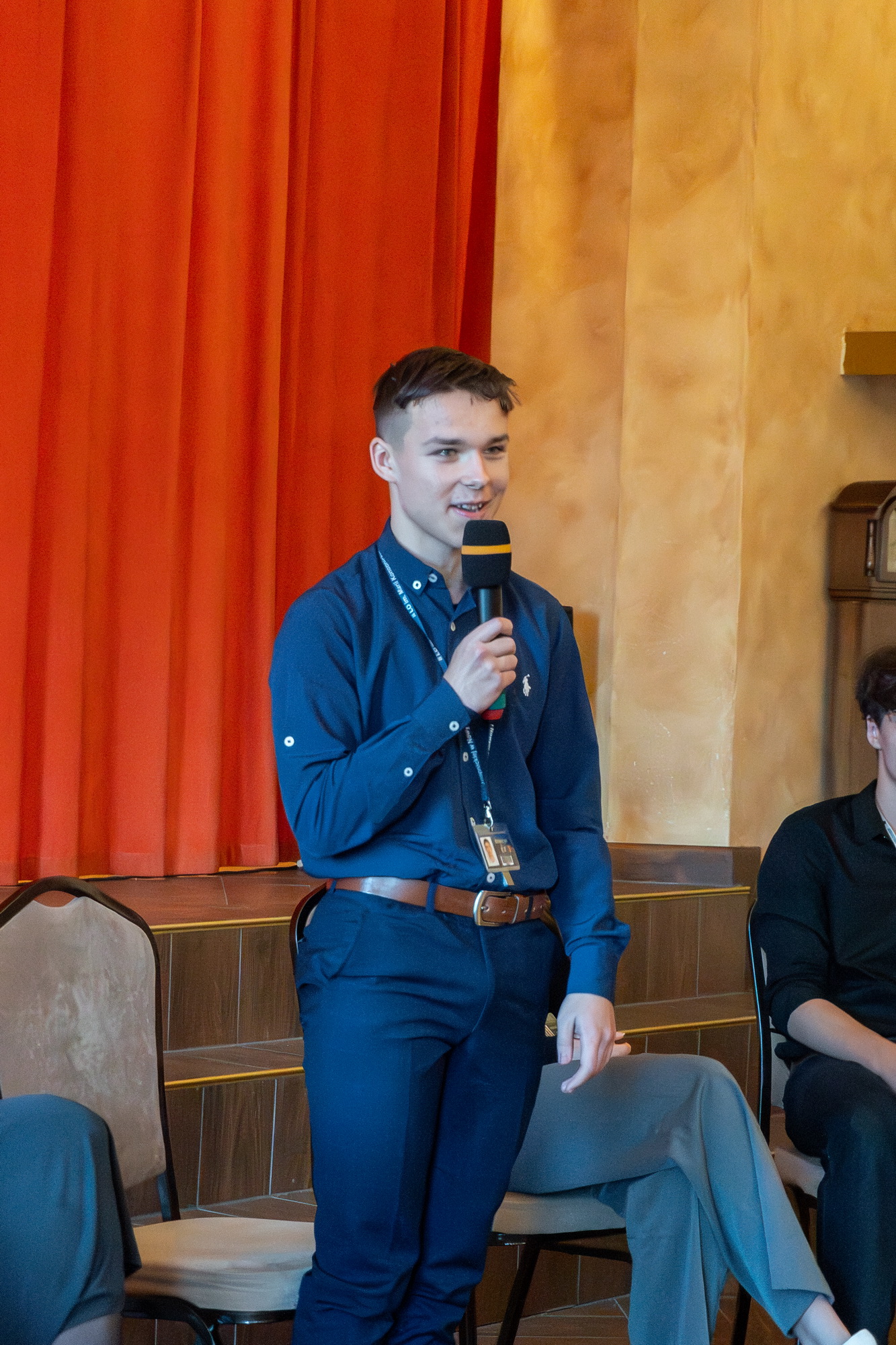 Zdjęcie Debata na przewodniczącego SU 2025 (4)d04eb3ef-65a2-4614-8f7f-143bc91d23a8.jpg w galerii Debata kandydatów na stanowisko Przewodniczącego Samorządu Uczniowskiego